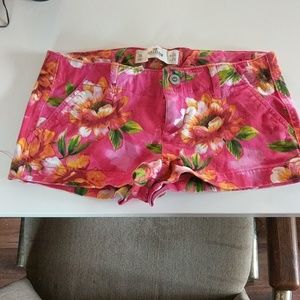 Hollister pretty pink shorts